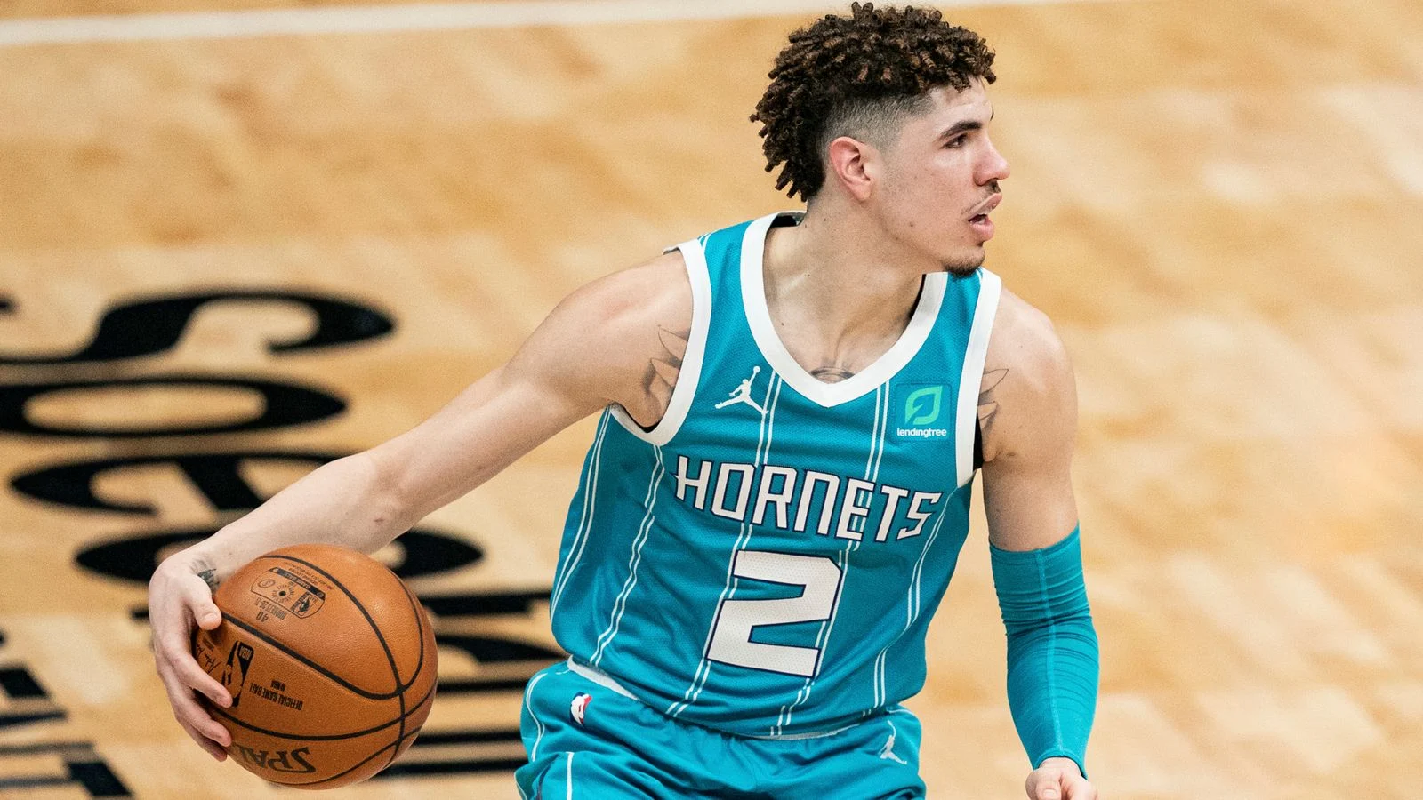 Charlotte Hornets Guncang Play-In: LaMelo Ball Bawa Kemenangan Dramatis atas Miami Heat!