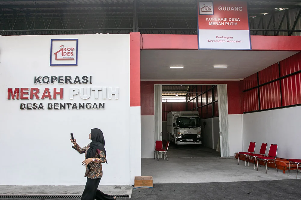 Gerai Koperasi Merah Putih di Blora Kota Dibangun Bersebelahan Makam, Warga Tanggapi Beda Pendapat
