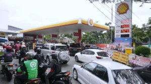 Pemilik Kendaraan Kebingungan: SPBU Shell Kosong dan Plang Harga Rp0 Bikin Panik!