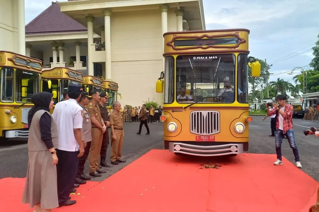 Pemkab Jepara Luncurkan Bus Karyawan untuk Reduksi Kemacetan di Kawasan Industri