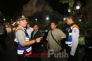 Polisi Tangkap Tiga Jukir Liar di Kota Lama Semarang, Tarik Parkir Rp40 Ribu