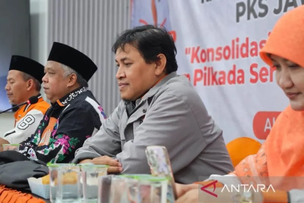 Skandal OTT Bupati Tulungagung: Emil Dorong Pengawasan Ketat, Pemerintah Jatim Siap Benahi Sistem!